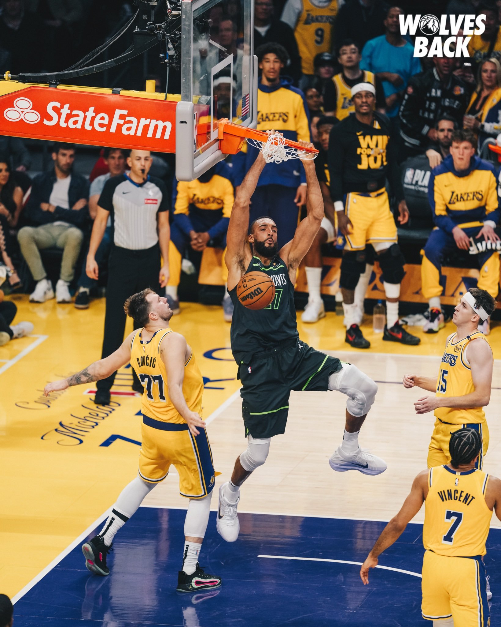 关键时刻NBA常规赛焦点战,密尔沃基雄鹿扳平良机,态度坚定,赛程密集仍需轮换的简单介绍 关键时刻NBA常规赛焦点战,密尔沃基雄鹿扳平良机,态度坚定,赛程密集仍需轮换的简单介绍